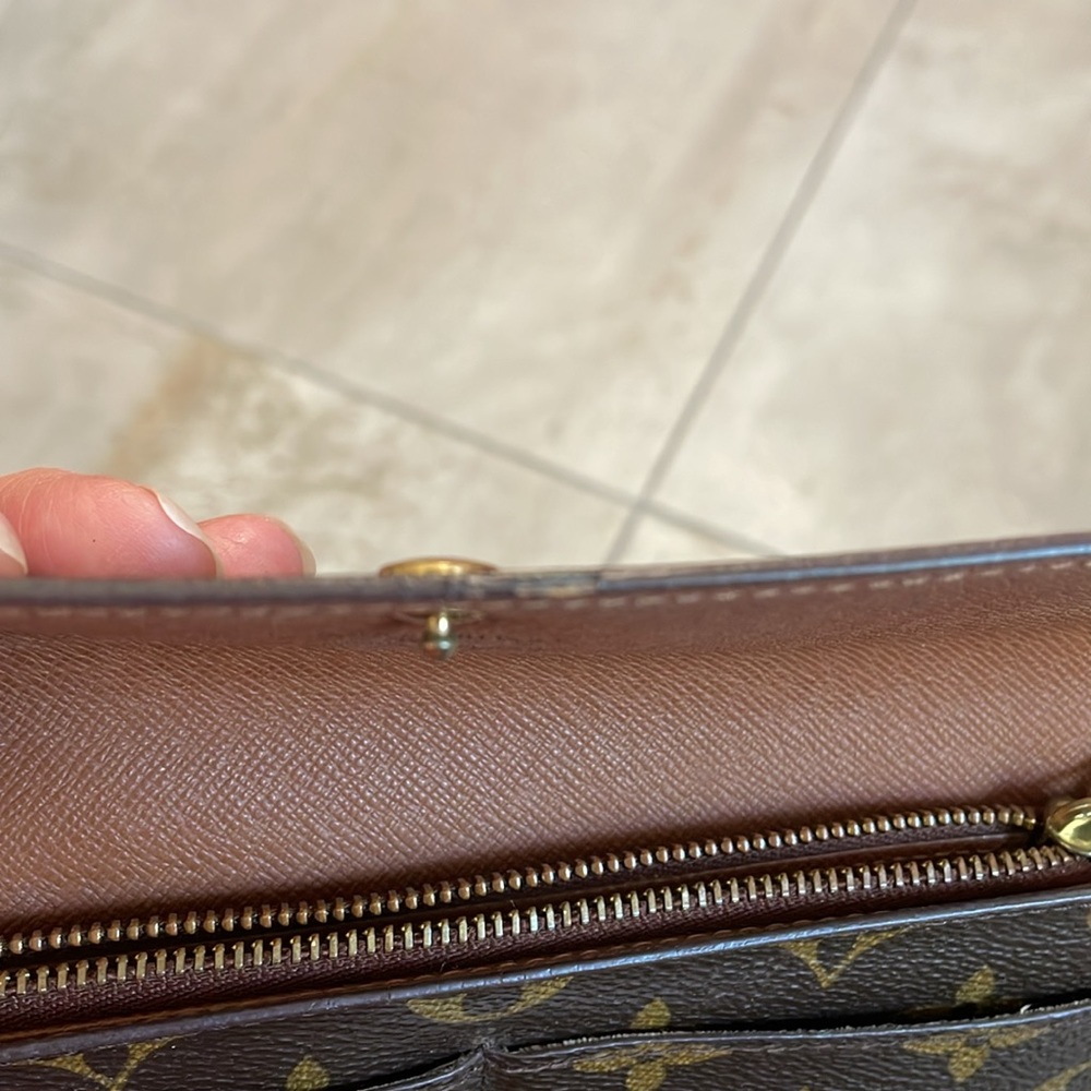 Louis Vuitton Monogram Wallet - Picture 13 of 15